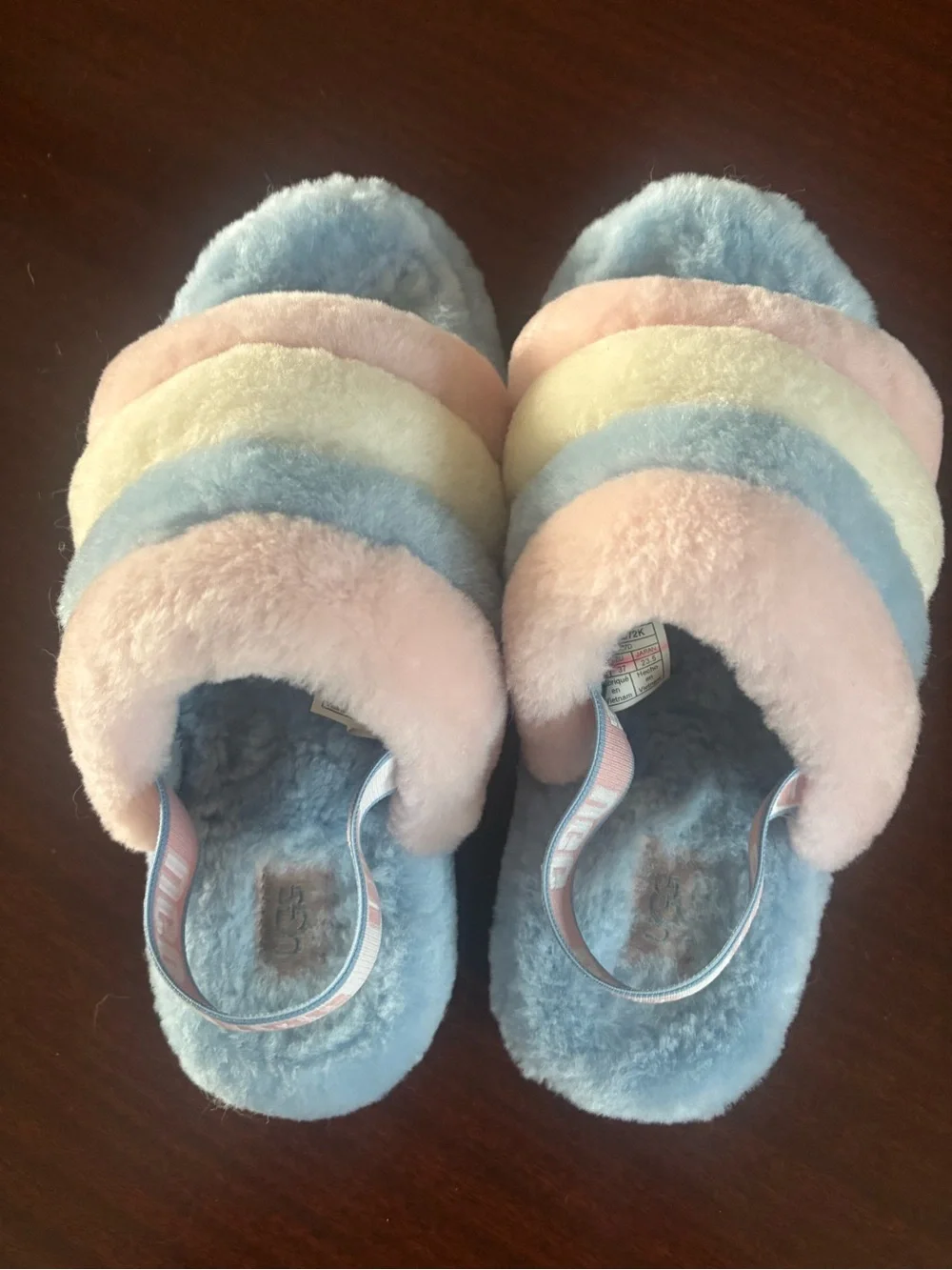 UGG LIMITED EDITION Big Kids- “ FLUFF YEAH” Plush Shearling  Slide Slippers SZ 5